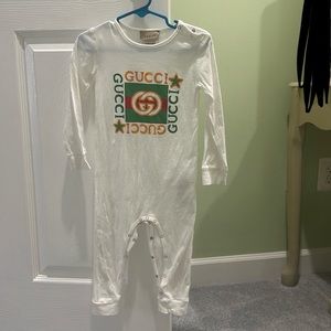 Gucci baby one piece bodysuits clothes 18/24 months